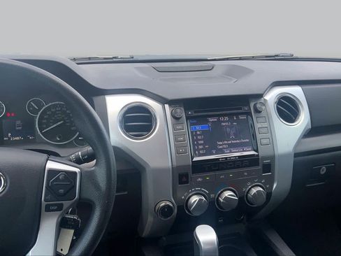 Used 2015 Toyota Tundra SR5 w/ SR5 Upgrade Package AWD/4WD image 7