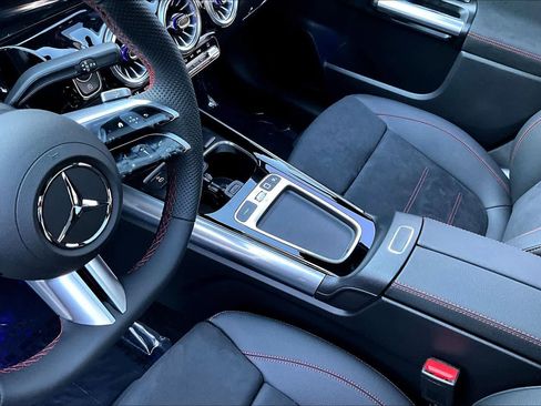 Used 2026 Mercedes-Benz GLA 250 GLA 250 image 15