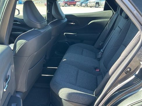 Used 2023 Toyota Crown XLE image 3