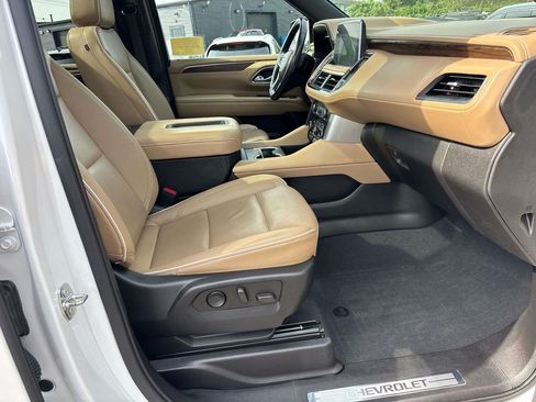 Used 2023 Chevrolet Tahoe Premier AWD/4WD image 22