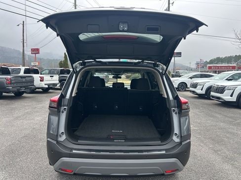 Used 2023 Nissan Rogue SV image 10