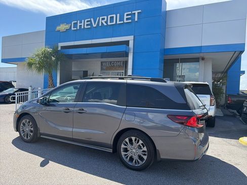 Used 2026 Honda Odyssey Touring image 11