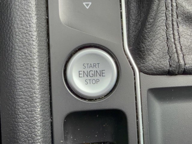 Used 2021 Volkswagen Atlas SEL FWD image 25