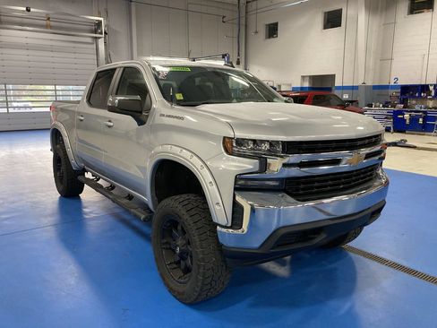 Used 2020 Chevrolet Silverado 1500 LT AWD/4WD image 1