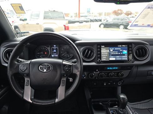 Used 2023 Toyota Tacoma TRD Sport image 13