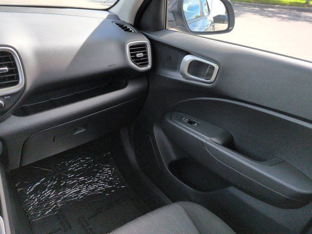 Used 2026 Hyundai Venue SE FWD image 16