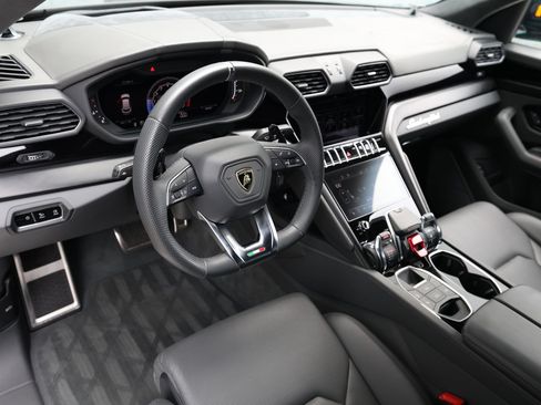 Used 2021 Lamborghini Urus AWD/4WD image 20