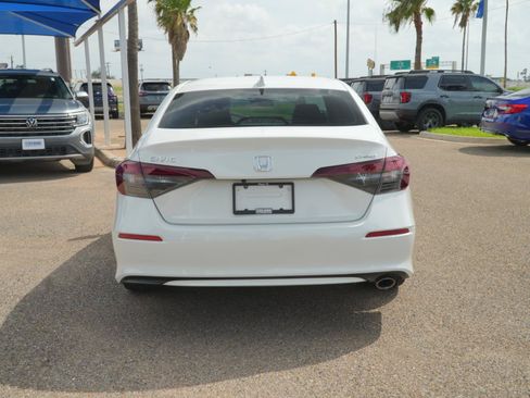Used 2025 Honda Civic Sport image 6