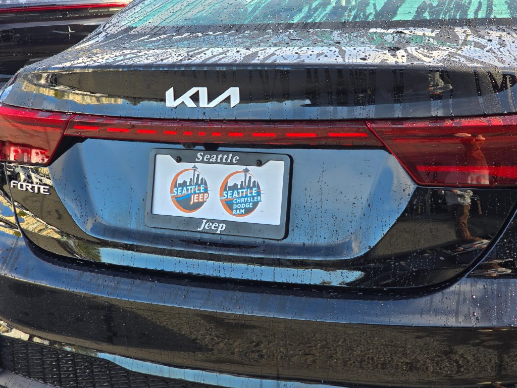 Used 2022 Kia Forte LXS FWD image 13
