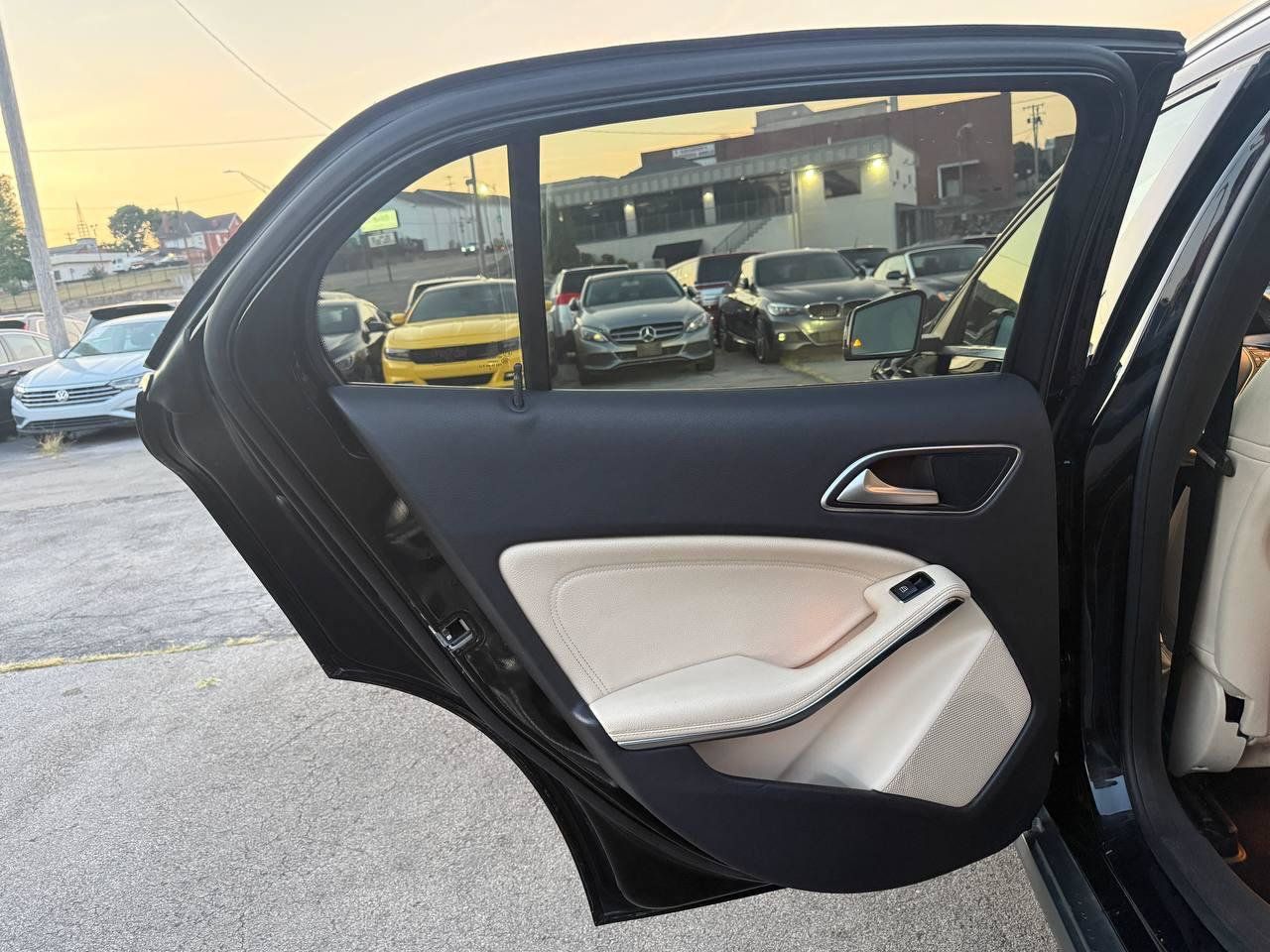 Used 2015 Mercedes-Benz GLA 250 4MATIC w/ Premium Package image 33