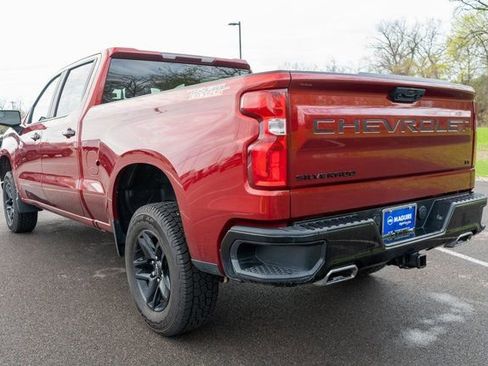 Used 2022 Chevrolet Silverado 1500 LT Trail Boss w/ LPO, Dark Essentials Package AWD/4WD image 8