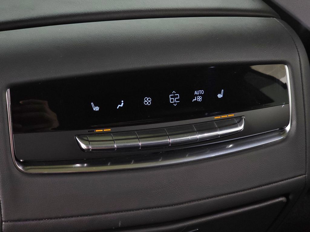 Used 2022 Cadillac Escalade ESV Sport AWD/4WD image 34
