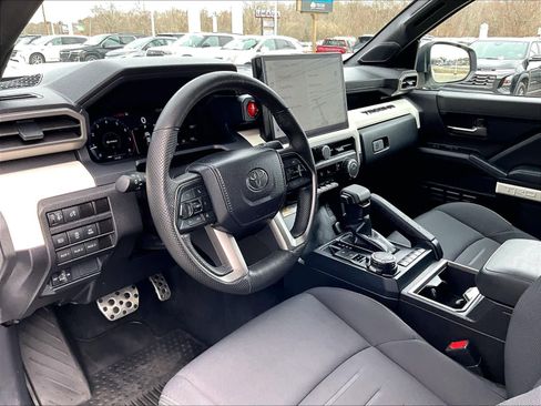 Used 2024 Toyota Tacoma TRD Sport w/ TRD Sport Upgrade Package image 8