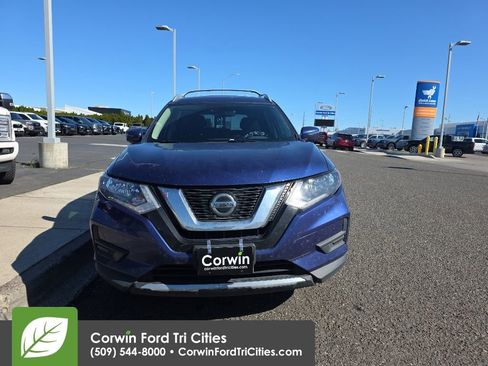 Used 2019 Nissan Rogue SV AWD/4WD image 2