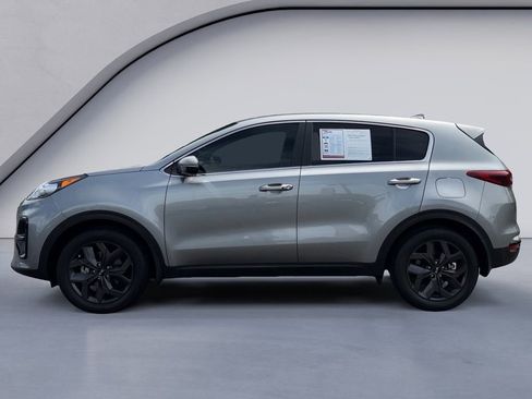 Used 2022 Kia Sportage LX w/ LX FWD Value Edition Package image 2