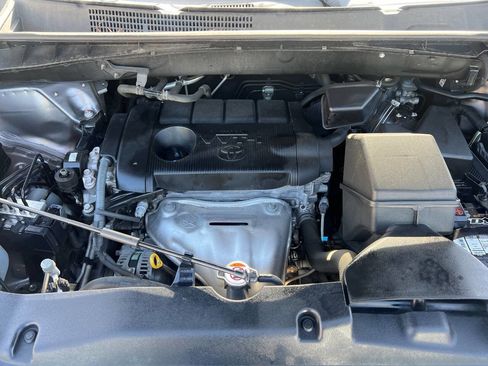 Used 2019 Toyota Highlander LE w/ Carpet Mat Package (TMS) FWD image 24