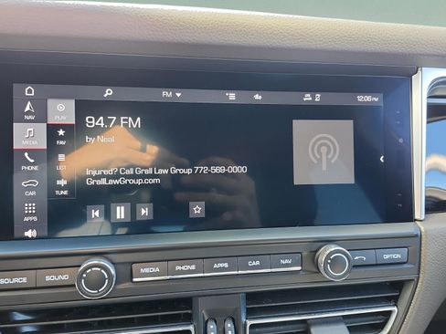 Used 2020 Porsche Macan S image 32