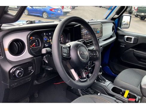 Used 2026 Jeep Wrangler Unlimited Sport AWD/4WD image 15