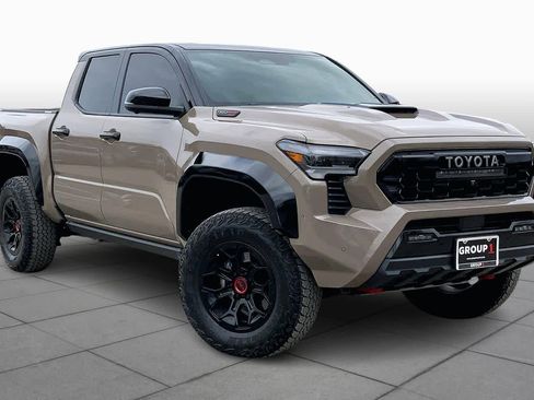 Used 2025 Toyota Tacoma TRD Pro image 2