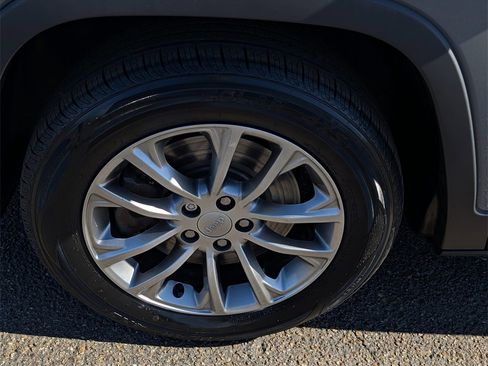 Used 2021 Jeep Cherokee Latitude Plus image 29