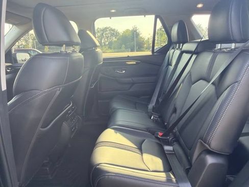 Used 2023 Honda Pilot Touring image 19