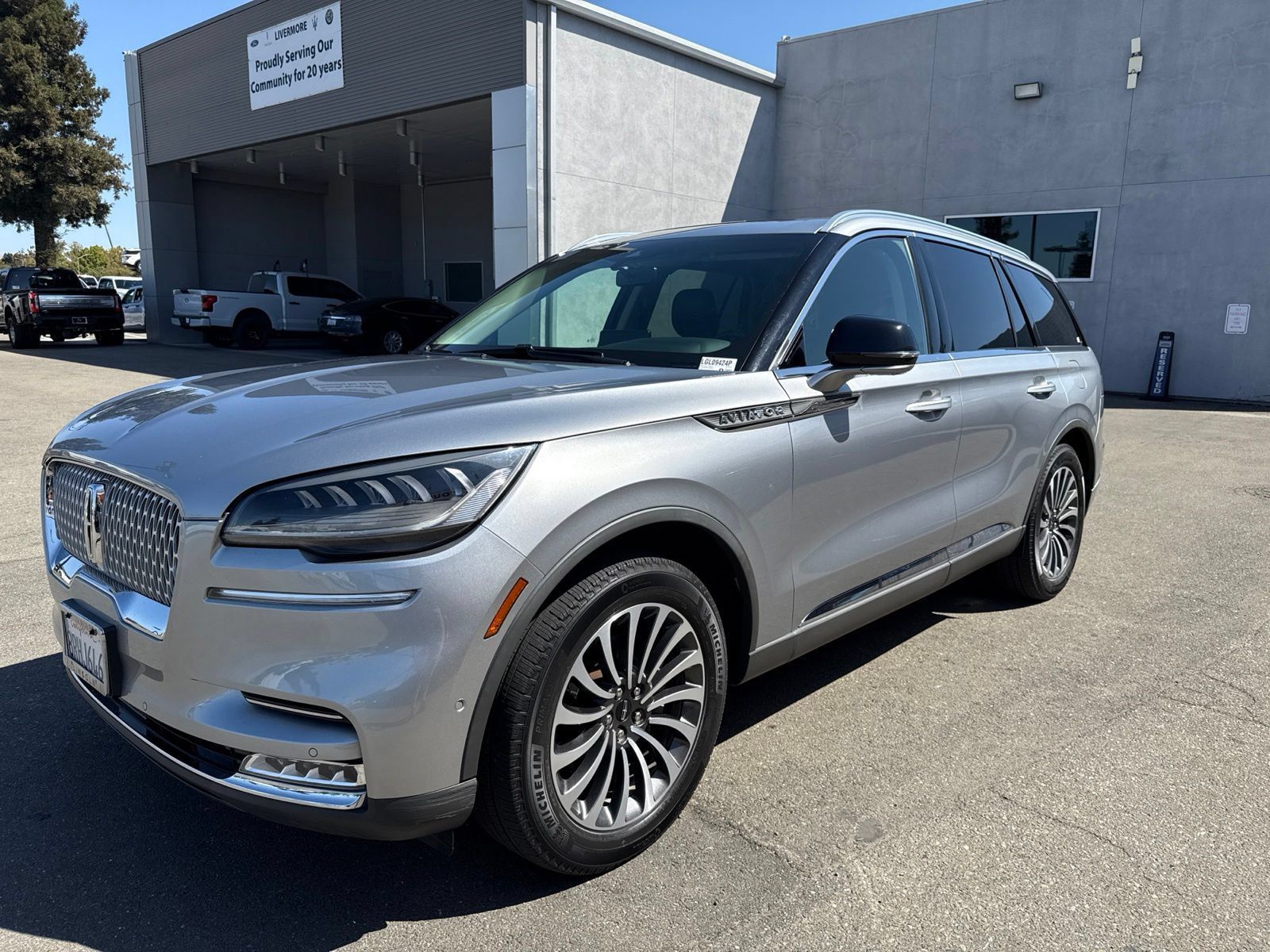 Used 2020 Lincoln Aviator Reserve w/ Equipment Group 201A AWD/4WD image 3