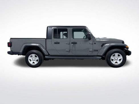 Used 2022 Jeep Gladiator Sport image 2