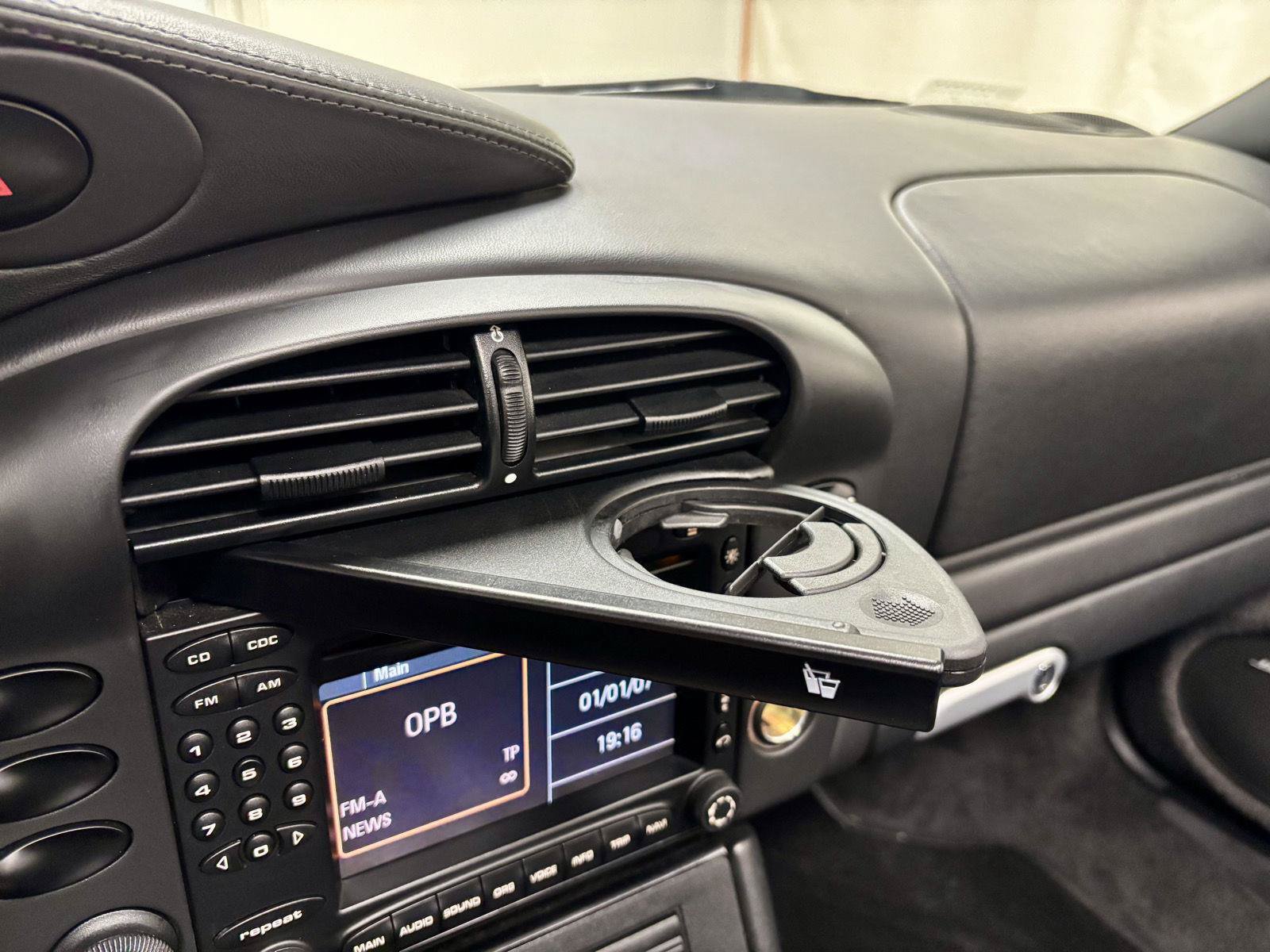 Used 2004 Porsche 911 Carrera RWD image 33