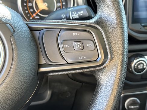 Used 2021 Jeep Gladiator Sport image 26