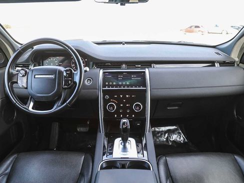 Used 2020 Land Rover Discovery Sport SE image 12