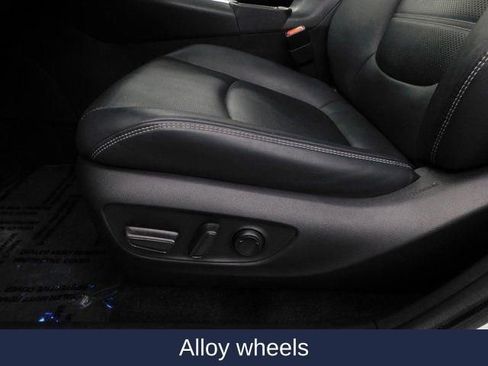 Used 2022 Toyota RAV4 Limited image 28