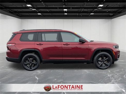 Used 2022 Jeep Grand Cherokee L Limited w/ Black Appearance Package image 6