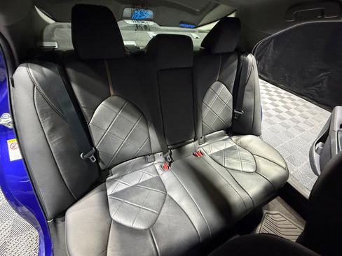 Used 2018 Toyota Camry XLE image 18