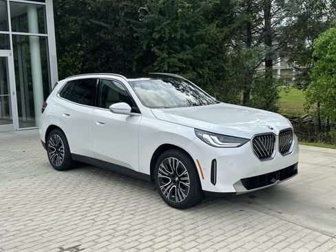 Used 2025 BMW X3 xDrive30i w/ Premium Package AWD/4WD image 12