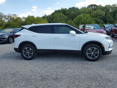 Used 2023 Chevrolet Blazer LT image 3