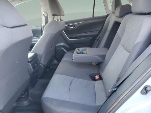 Used 2020 Toyota RAV4 XLE image 8