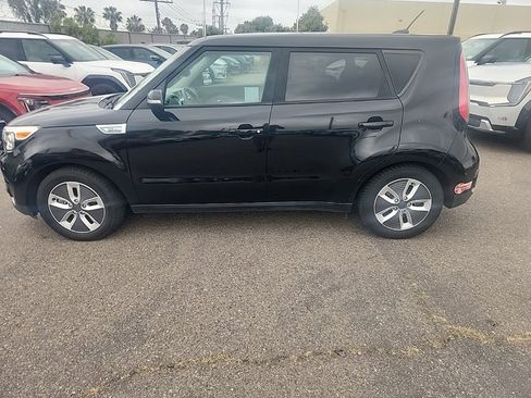 Certified 2017 Kia Soul EV + w/ Sun & Fun Package FWD image 9