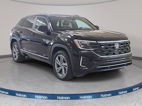 Used 2024 Volkswagen Atlas Cross Sport SEL R-Line AWD/4WD image 4