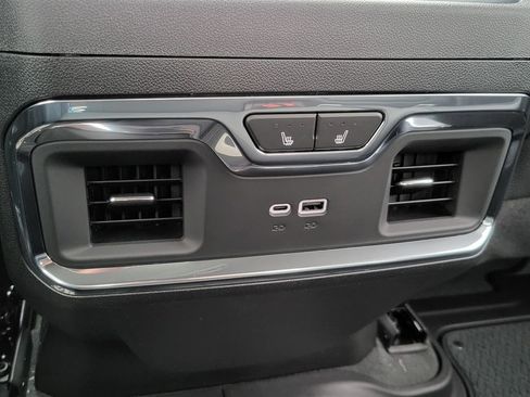 New 2025 GMC Sierra 2500 Denali w/ Denali Reserve Package image 36