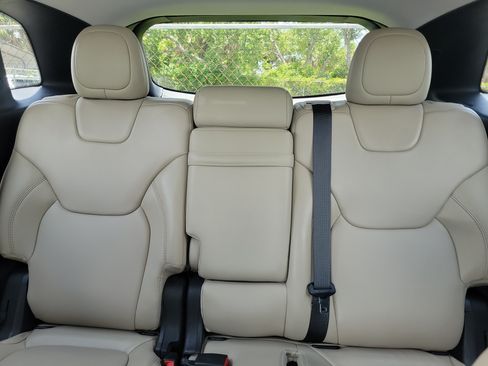 Used 2016 Jeep Cherokee Limited FWD image 31