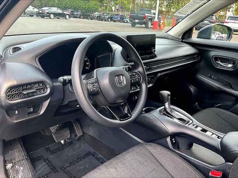 Used 2024 Honda HR-V LX image 12