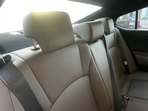 Certified 2025 Lexus ES 300h w/ Premium Package image 41