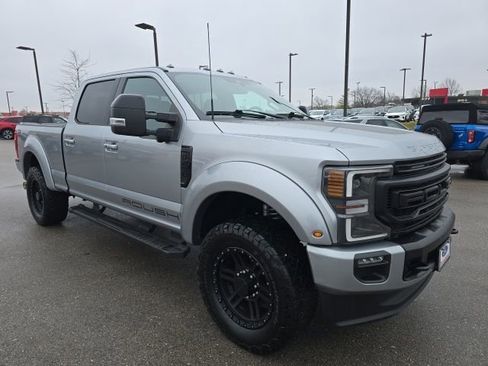 Used 2022 Ford F250 Lariat w/ Black Appearance Package image 7