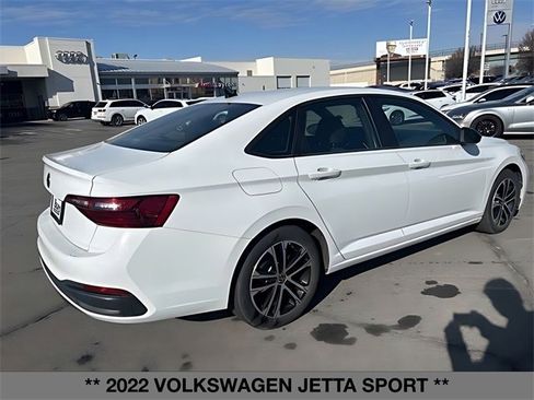 Used 2022 Volkswagen Jetta Sport image 3