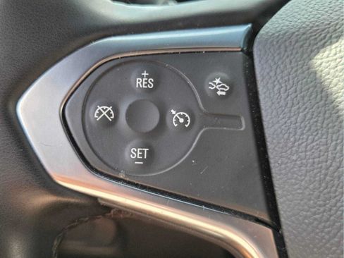 Used 2023 Chevrolet Traverse LT FWD image 30