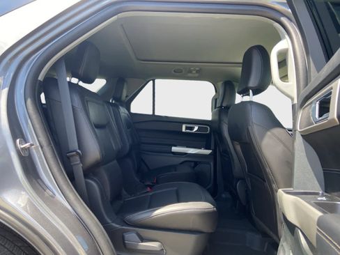 Used 2023 Ford Explorer XLT w/ Equipment Group 202A AWD/4WD image 15