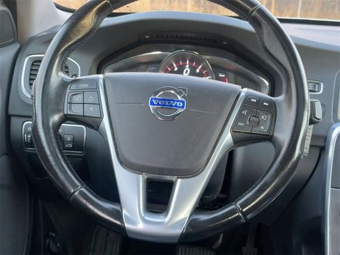 Used 2016 Volvo S60 T5 Premier image 17