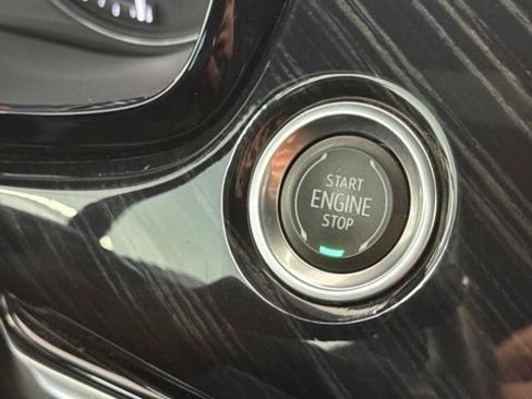 Used 2024 Cadillac XT6 Premium Luxury w/ Technology Package FWD image 15