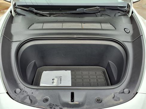 Used 2023 Tesla Model Y Long Range image 19