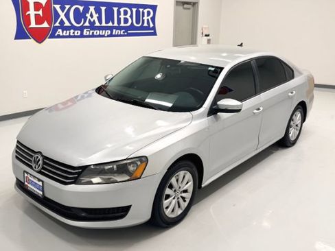 Used 2014 Volkswagen Passat 1.8T Wolfsburg Edition FWD image 2